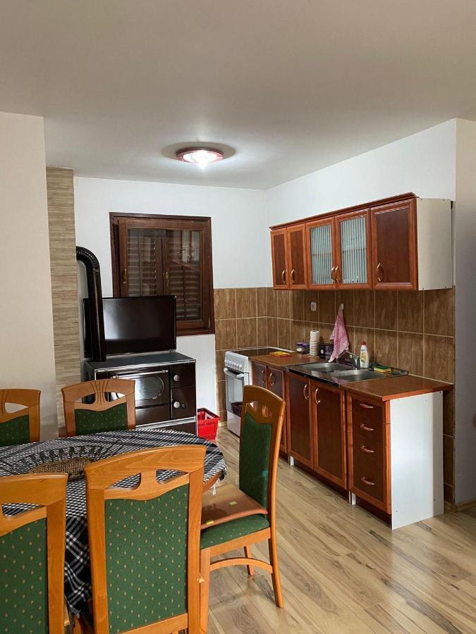Guest House Kankaras Žabljak エクステリア 写真